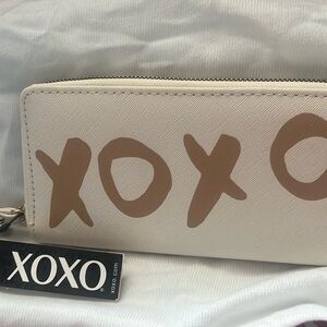 Xoxo wallet with handle